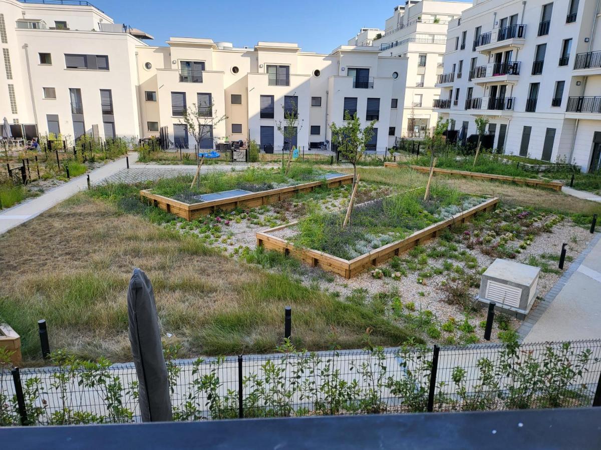 Superbe Appartement A 3Min A Pieds De La Gare เชสซี ภายนอก รูปภาพ